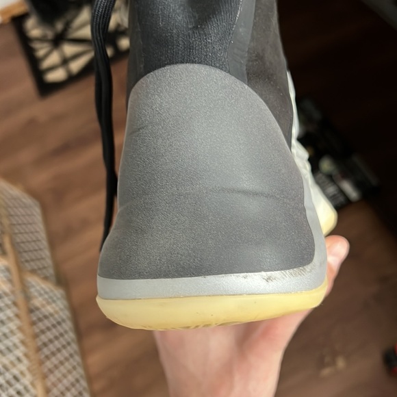 Yeezy YZY QNTM BSKTBL (basketball performance model) 100% authentic - Picture 7 of 7